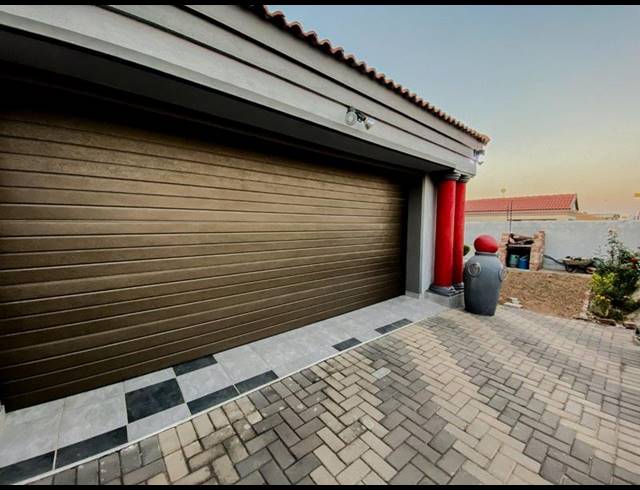 3 BEDROOM HOUSE FOR SALE IN RETHABILE GARDENS